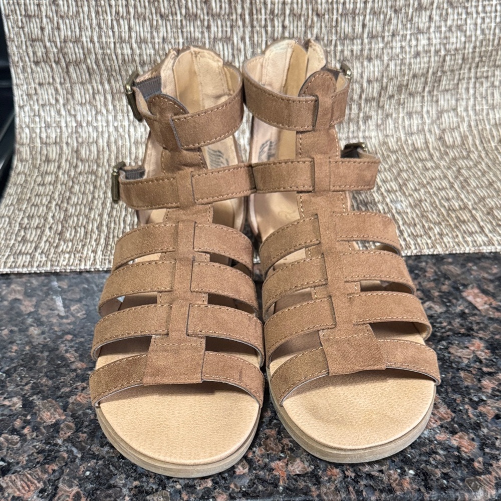 Brash Brown Gladiator Sandals Women’s Size 6